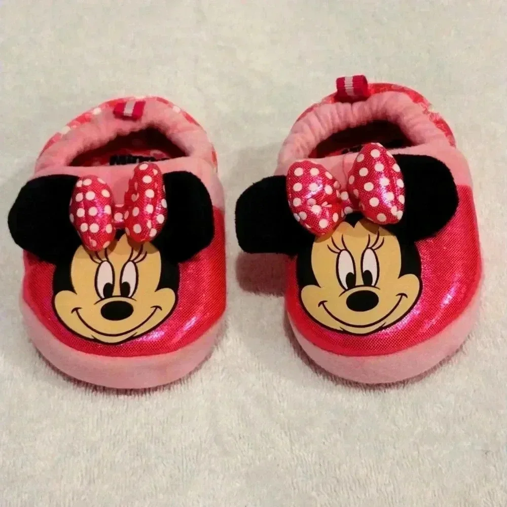 Minnie Mouse Pink Polka Dot Slippers NWOT